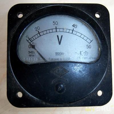 A simple electronic voltmeter with LEDs